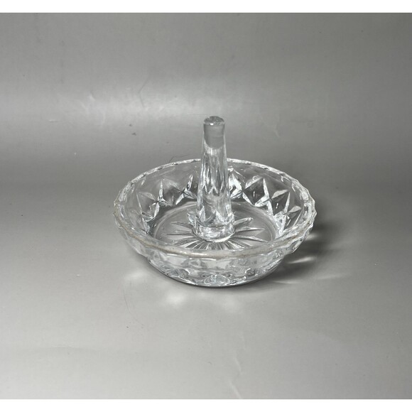 Vintage Clear Glass Ring Holder Jewelry Dish Diamond Cut Starburst Pattern 3.5" - Picture 1 of 5